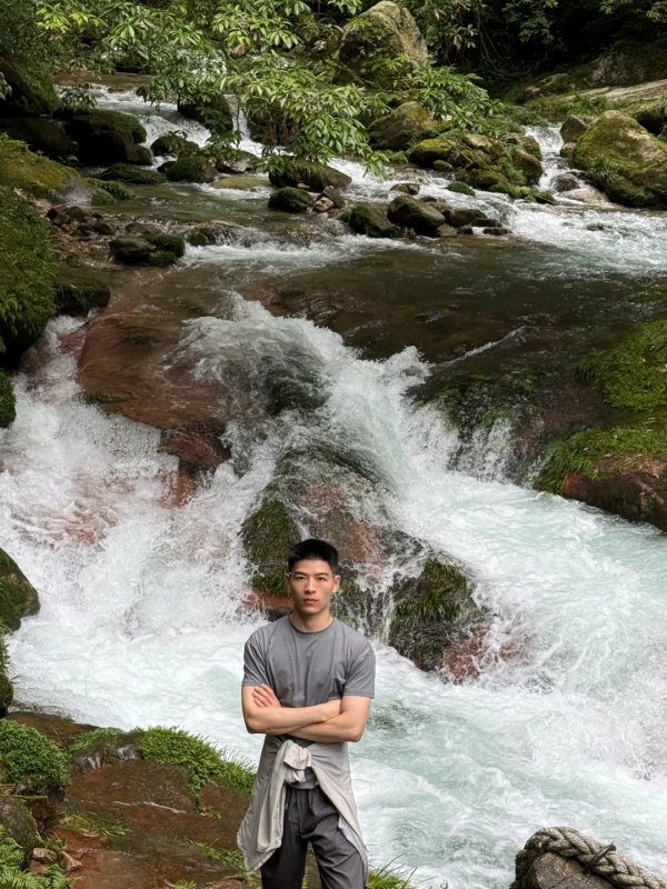 一起爬⛰️不-迅易小栈